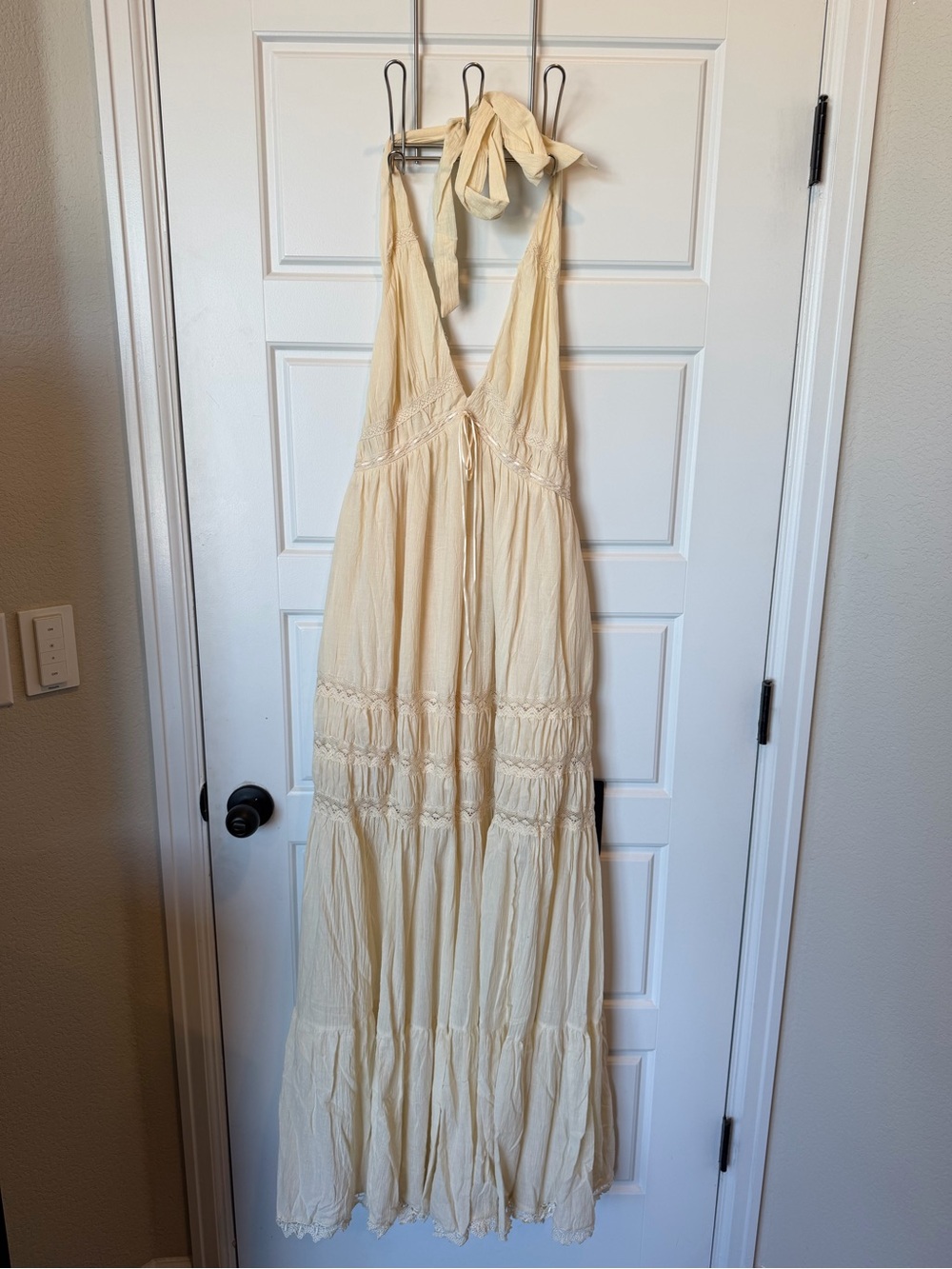Lulus Dashing Dame Ivory Lace Halter Maxi Dress M NWT